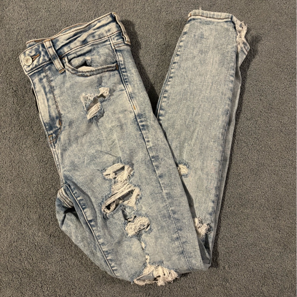 American Eagle Outfitters Light Blue Distressed Skinny Jeans